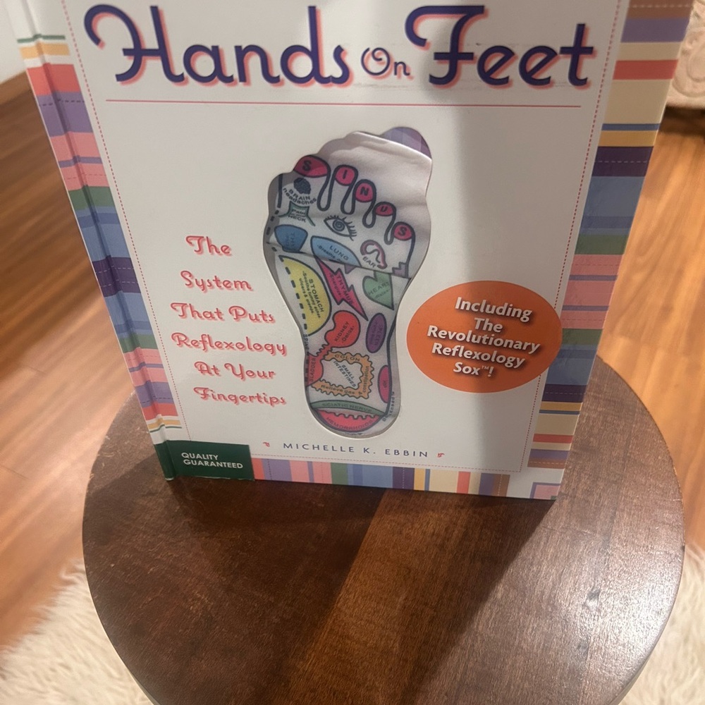 Hands On Feet Reflexology‎ Book